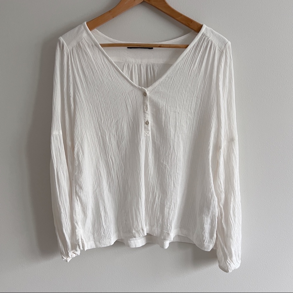 A&F｜White Textured Cozy Long-sleeve Top with Buttons Sz S